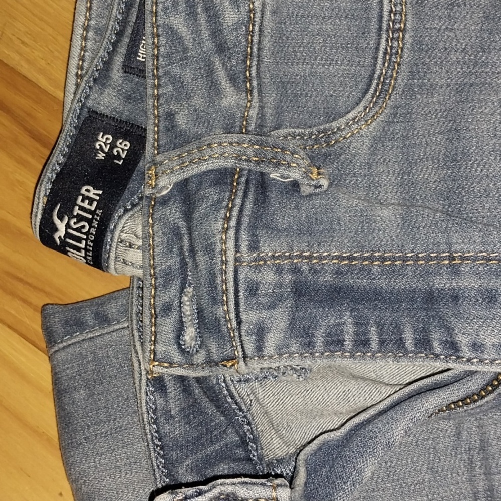 Hollister Skinny Stretchy NWOT size 25 Jean - Picture 2 of 4